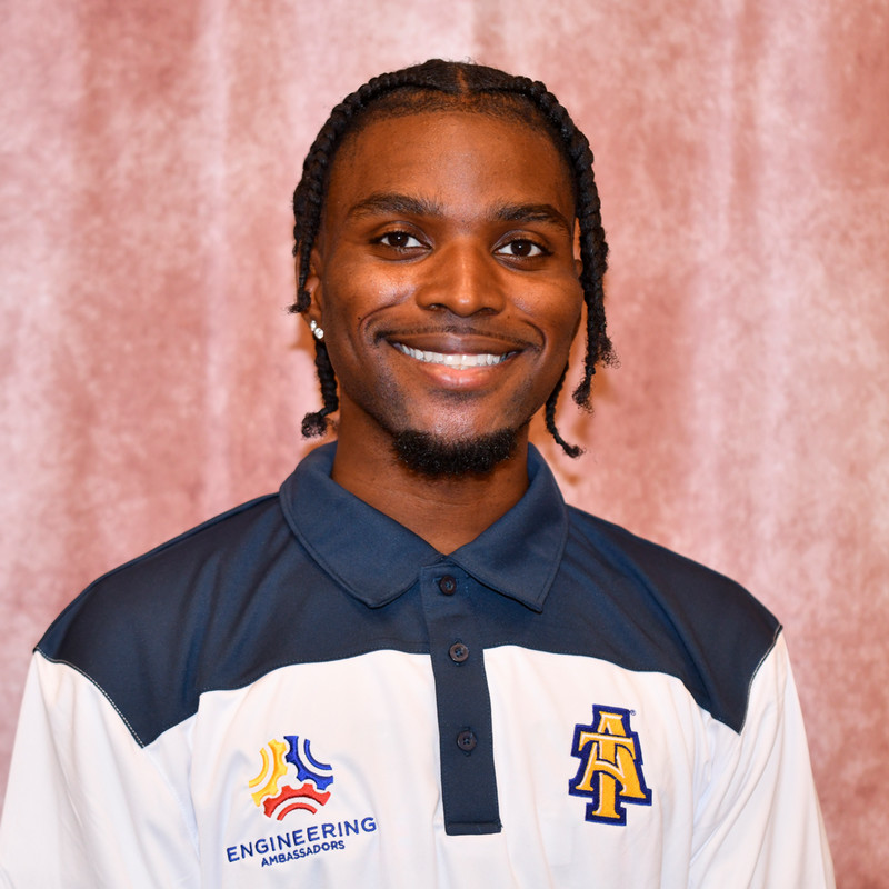 headshot of osnel pierre